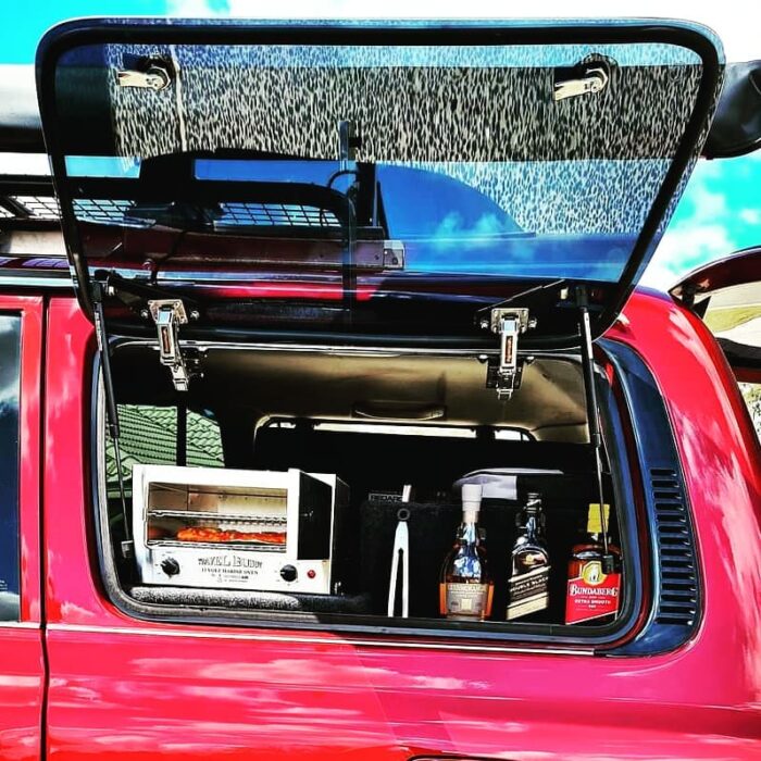 Emuwings, ovens and a bottle or three - what a great setup