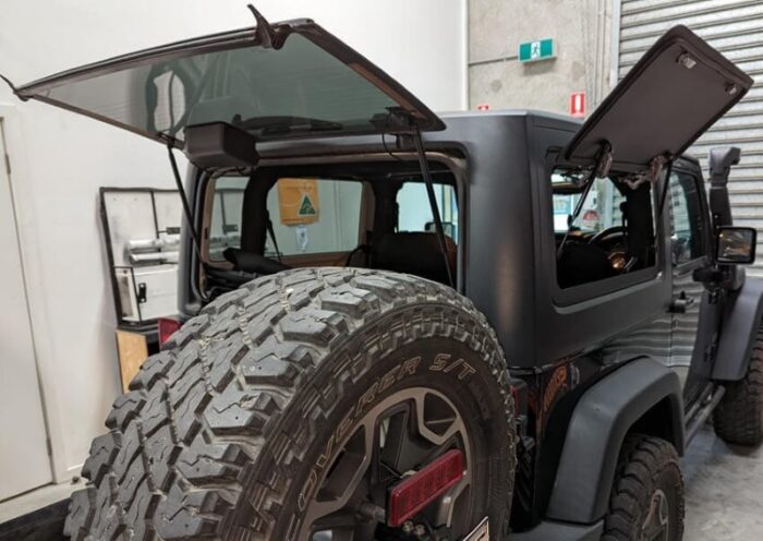 Jeep JK Emuwing