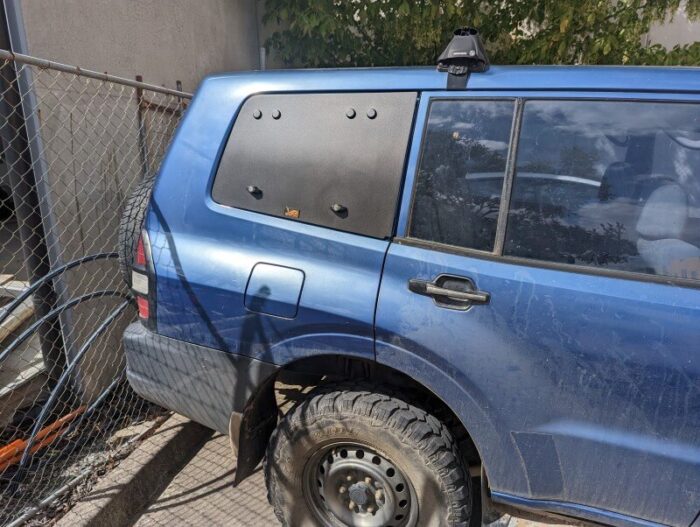 Mitsubishi Pajero Gen 3 by Emuwing
